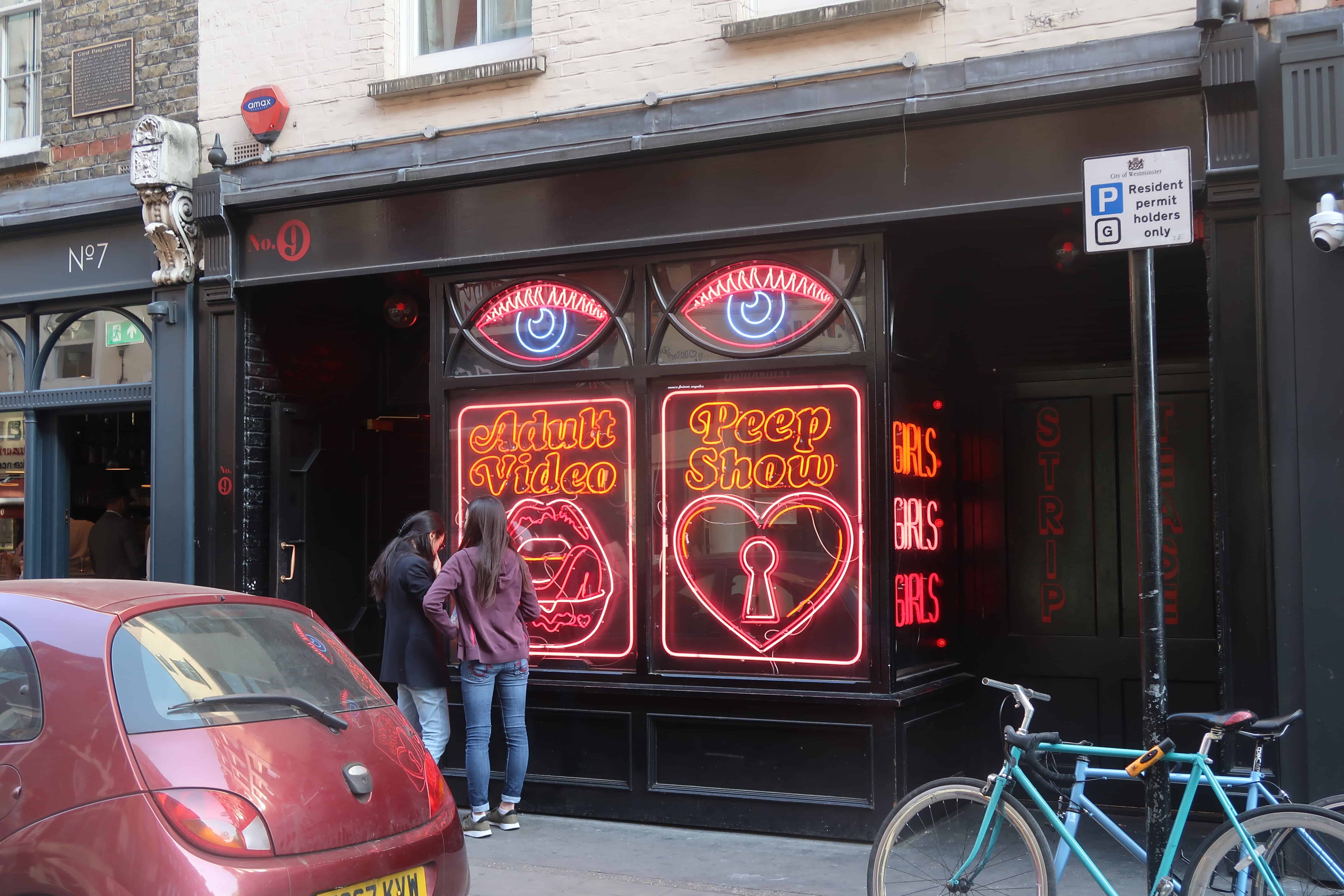 You Won’t Believe These Photos Of London’s Red Light District Soho